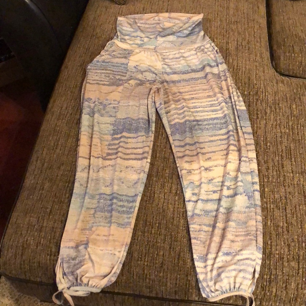 Onzie Gypsy Jersey Roll Down Waistband Crop S/M